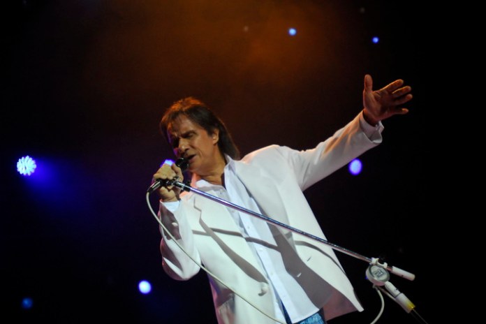 En el Luna Park. Roberto Carlos, durante una visita a la Argentina en 2008. Foto: Martín Bonetto 