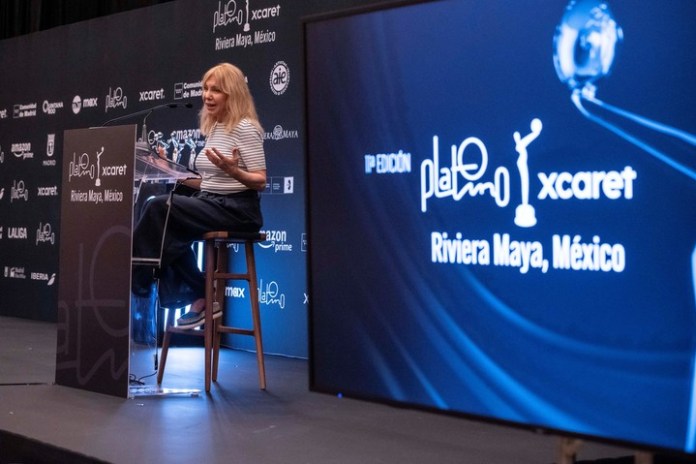 Cecilia Roth fue reconocida por su trayectoria en los Premios Platino Xcaret.