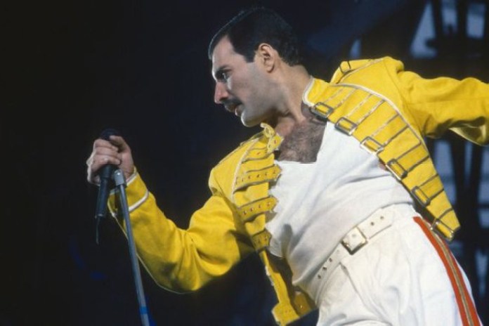 Freddie Mercury tendrá su biopic desde este martes, en Netflix.