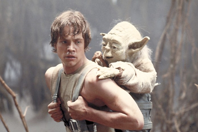 Mark Hamill como Luke Skywalker en "El imperio contraataca". La escena del corte de su mano hizo que cambiara, ahora, la calificación. 
