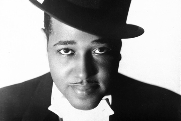 Duke Ellington, como un dandy, antes de embarcarse en su primera gira europea, en 1933. Foto: AP