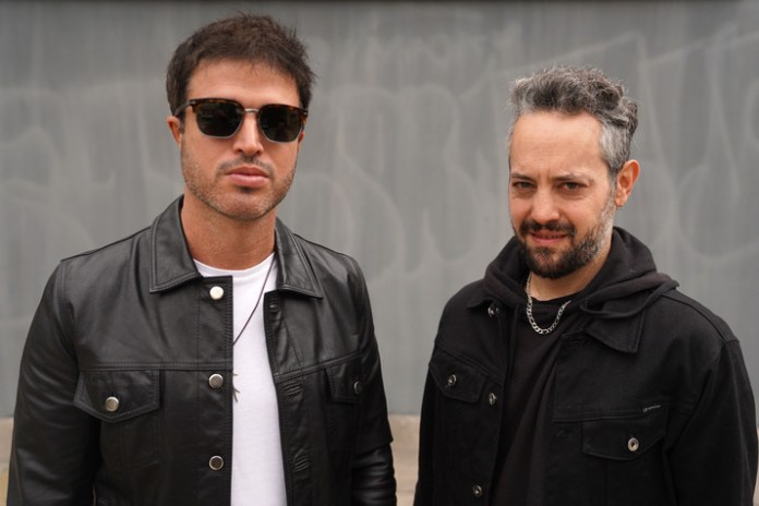 Ale Kurz y Miguel Soifer, del grupo El Bordo, que festeja sus 25 años en el Luna Park el 18 de mayo. Foto Guillermo Rodriguez Adami