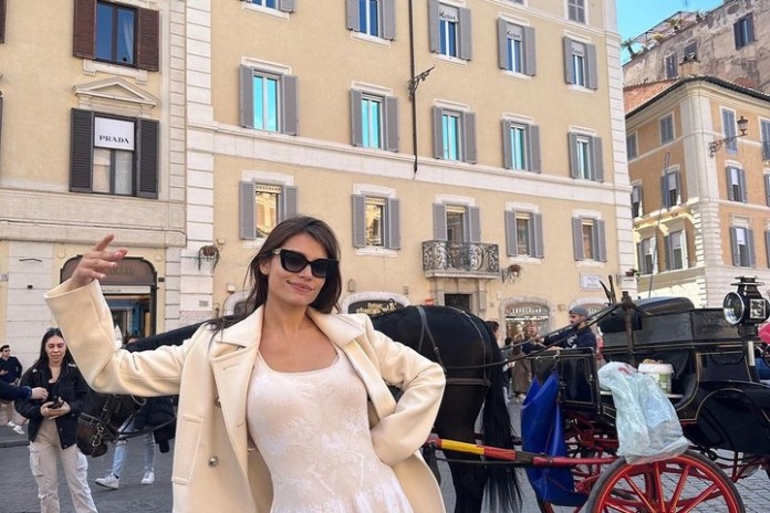 Eva De Dominici. El día de su cumpleaños la encontró trabajando en Roma. 