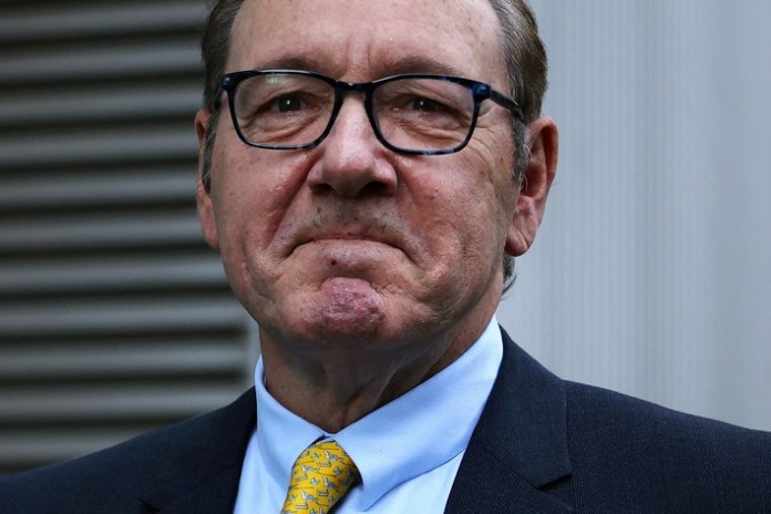 Pucherito. Kevin Spacey, al llegar al Southwark Crown Court, en Londres, en julio del año pasado. Foto EFE