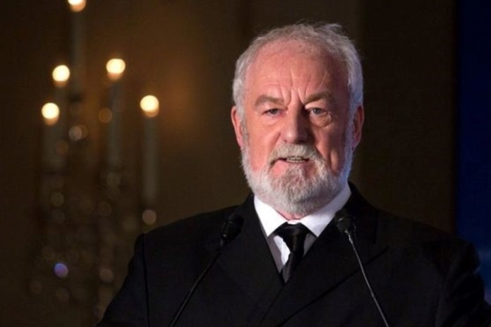 Bernard Hill había nacido en diciembre de 1944. Descubrió su vocaci´pn de chico.