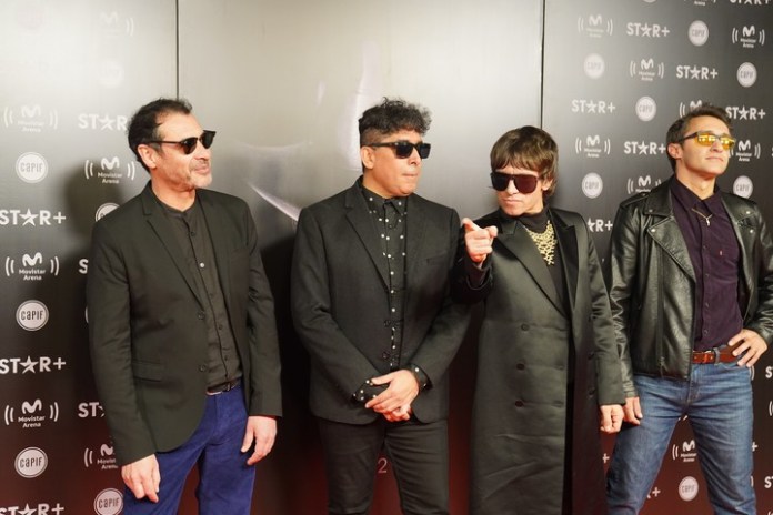 El grupo Turf en los Premios Gardel, posando en la alfombra roja. Foto: Marcelo Carroll