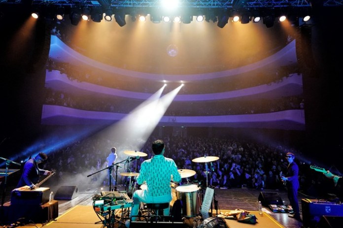 La vista del Teatro Colisoe en una gran noche de Turf. Foto: Martin Bonetto