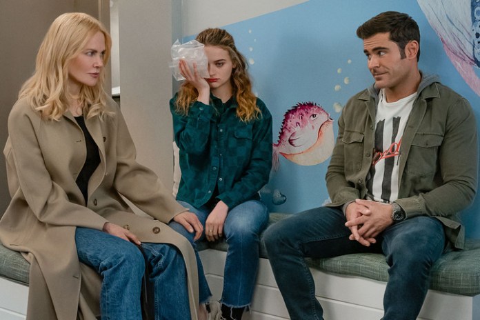 Zac Efron y Nicole Kidman en una escena de "Un asunto familiar", que se estrenó en Netflix