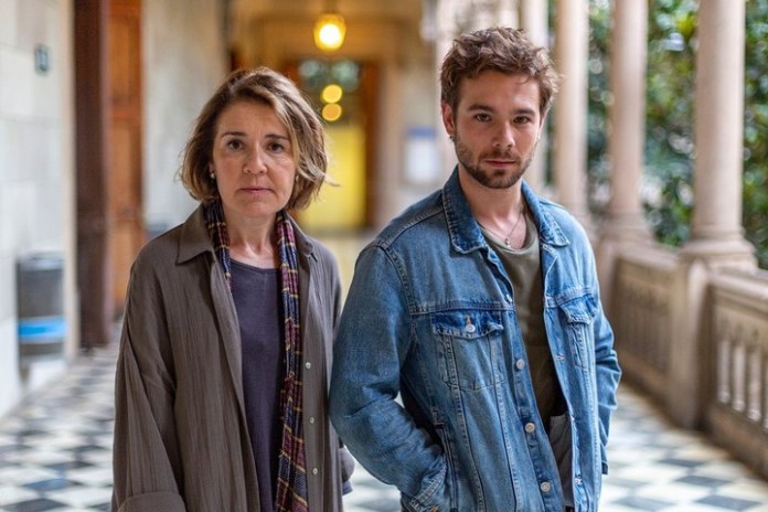 "Merlí: Sapere aude", con María Pujalte y Carlos Cuevas.