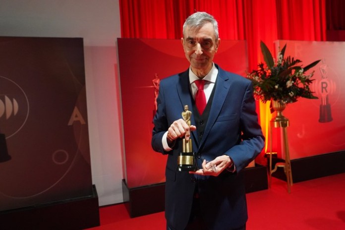 Nelson Castro, ganador por "Crónica de una tarde anunciada". Foto Marcelo Carroll