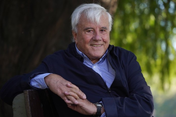 Fernando Bravo ganó por su programa, pero está de vacaciones y no pudo asistir a la ceremonia.