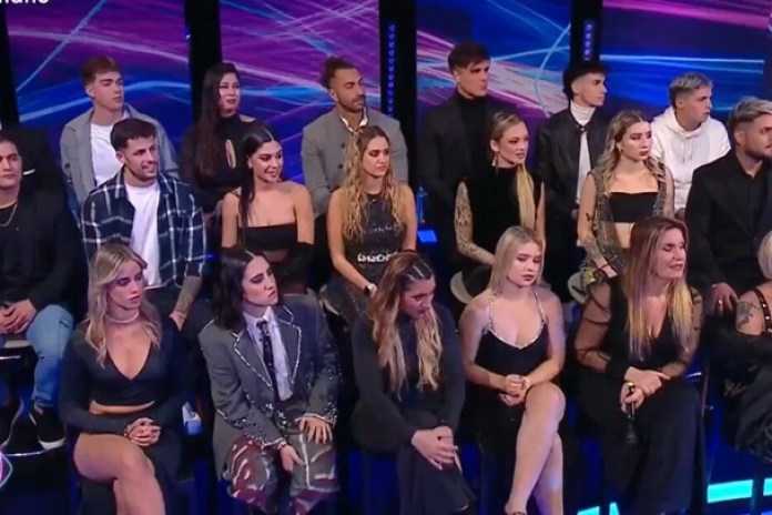 La mitad de los ex participantes de este año reingresaron a la casa. La otra mitad lo hará este martes.