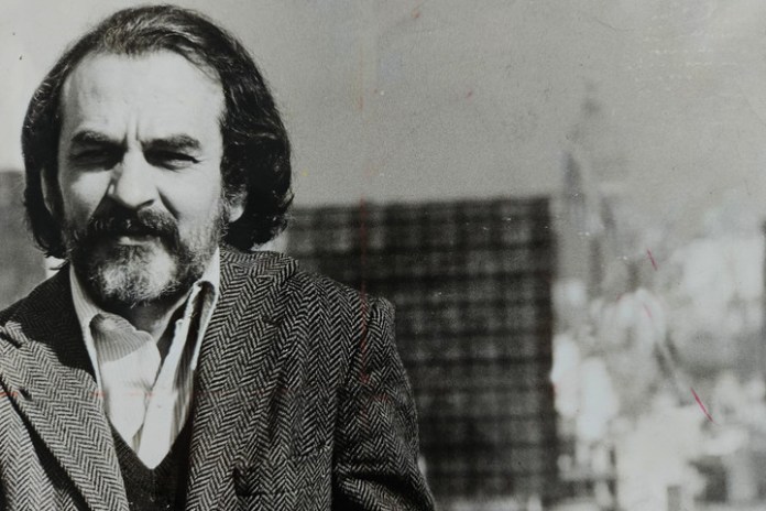 Roberto “Tito” Cossa, en sus años como periodista de El Cronista.