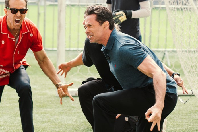Festejo a lo Wolverine. Hugh acaba de convertir su penal en el Estadio Maracaná, en Río de Janeiro.