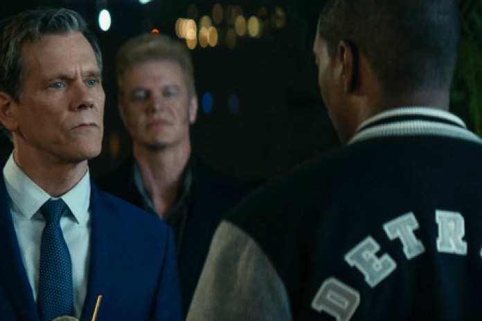 Kevin Bacon, con gesto adusto: seguro que hace de villano.