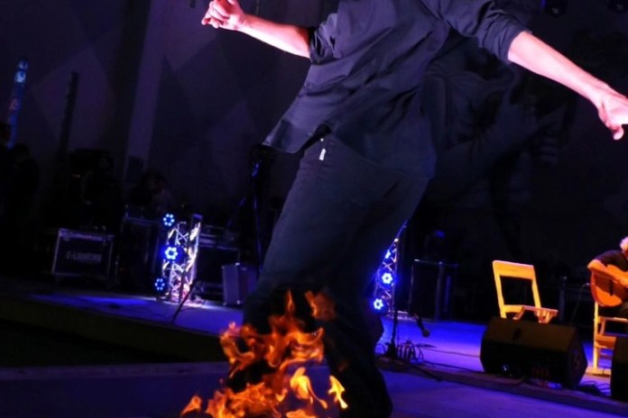 Fabián Serna y su performance de malambo, prendiéndose fuego en America's Got Talent, el popular ciclo de la TV estadounidense.