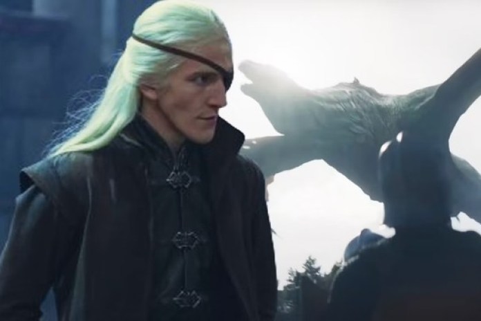 Ewan Mitchell como Aemond Targaryen en House of the Dragon. Foto de prensa