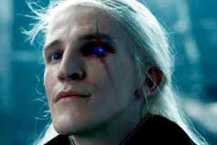 Ewan Mitchell como Aemond Targaryen, el príncipe tuerto que codicia el trono en House of the Dragon. Foto de prensa.