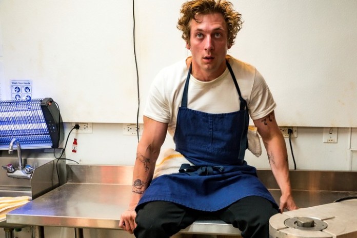 Jeremy Allen White se reinventa en esta tercera temporada. Su don gastronómico (el de su personaje) se impone a pesar de todo.