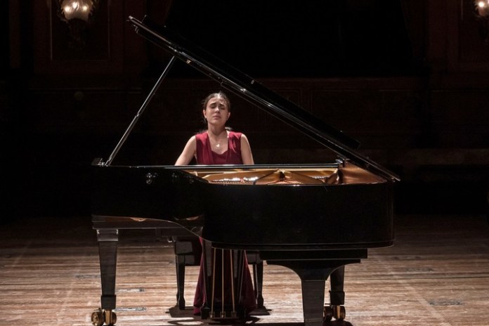 Alexandra Dovgan tocó obras de Beethoven, Schumann, Rachmaninoff y Scriabin. Foto: gentileza Liliana Morsia/Mozarteum Argentino