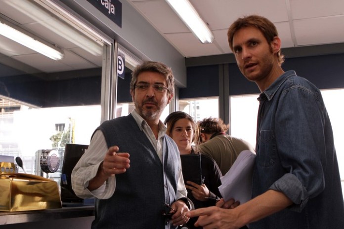 Ricardo Darín y Szifron, rodando "Bombita", el nombre que el actor utilizaría luego para su cuenta de Twitter (hoy, X). Fotos Archivo Clarín o gentileza Damián Szifon.