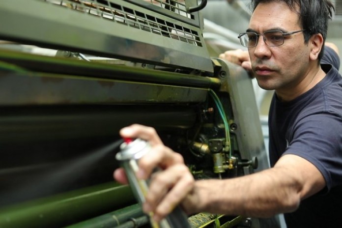 Sergio Vega, imprentero como lo era su padre Alfredo. Fotos Prensa