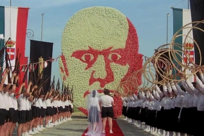Il Duce, en el recuerdo de Fellini.