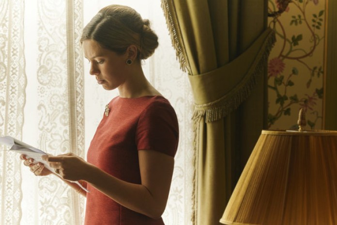 Delfina Chaves como la novia del príncipe heredero. Fotos Max 