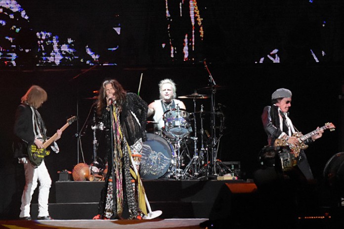 Aerosmith en Argentina, cuando tocó en el estadio Unico de La Plata. Foto: Martin Bonetto.