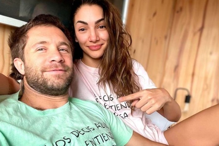 Thelma Fardín se mudó con Nico Riera a casi un año de confirmar el romance en redes sociales.