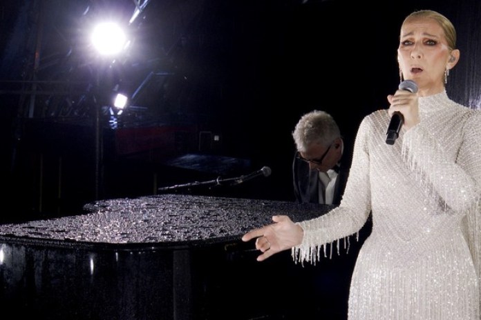 Celine Dion en los Juegos Olímpicos en París, 2024. Foto. AP