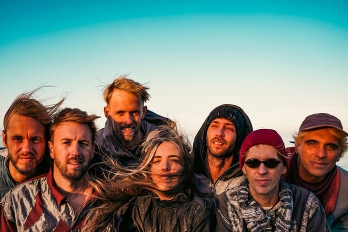 El Plan de la Mariposa en pleno. Los hermanos Sebastián, Santiago, Camila, Valentín y Máximo Andersen, junto a Andrés Nor y Julián Ropero. Foto de prensa