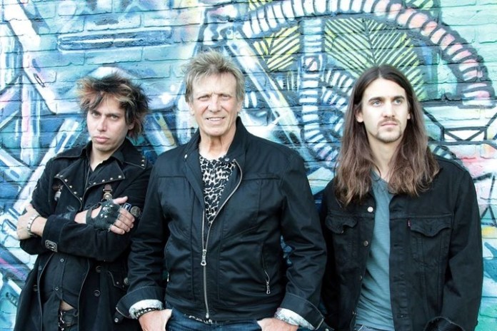 Humanoides Disidentes: Arito Rodríguez, Michel Peyronel y Jean Jacques Peyronel. 