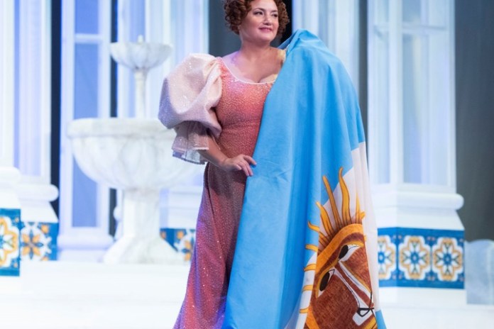 Símbolo patrio.la soprano Daniela Tabernig está entusiasmada con “Aurora”. El elenco de la ópera será íntegramente argentino. Foto: Juan José Bruzza/Teatro Colón 