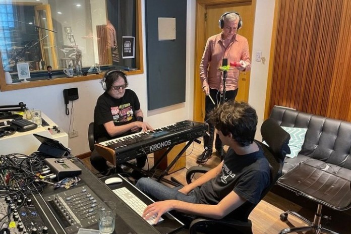 Charly García y Pedro Aznar, durante la grabación de "La lógica del escorpión".