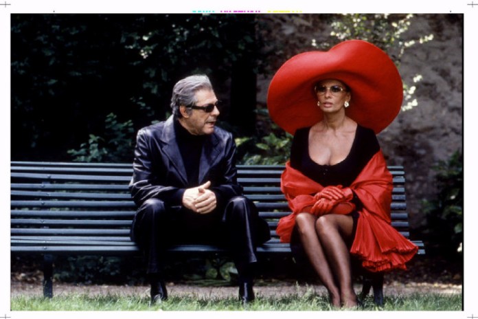 Sophia Loren y Marcello Mastroianni en la película "Pret-a-Porter", de Robert Altman.
