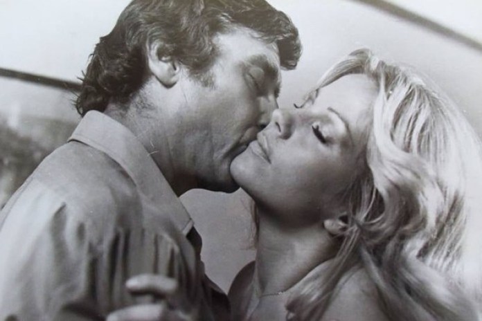 Rodolfo Bebán y Graciel Alfano en una escena de "La invitación" (1982), su última película.