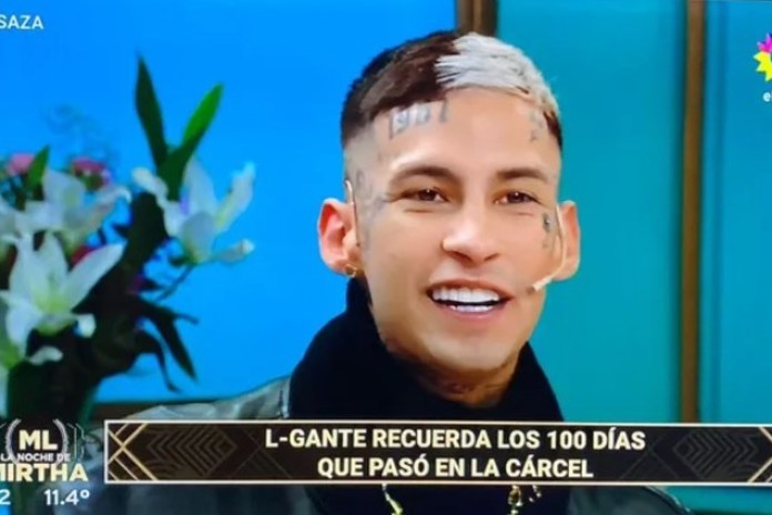L-Gante le confesó a Mirtha que ella era su amor platónico. Ella sonrió y agradeció.